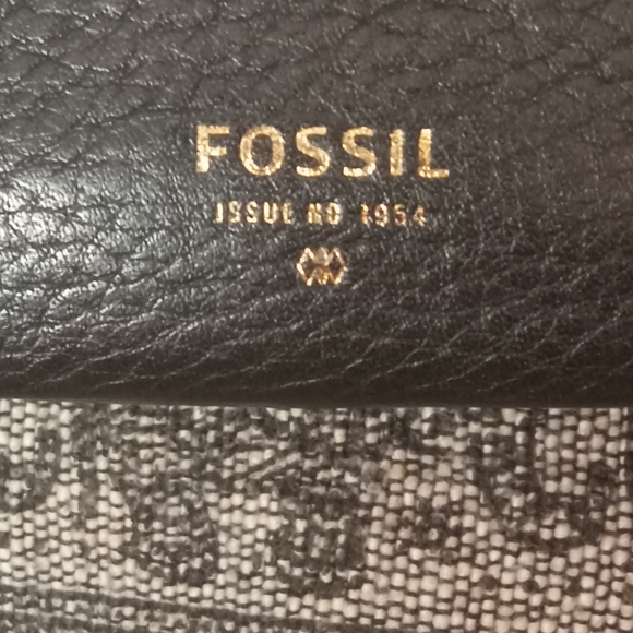 Ladies FOSSIL Logan Flap Clutch - Picture 5 of 11